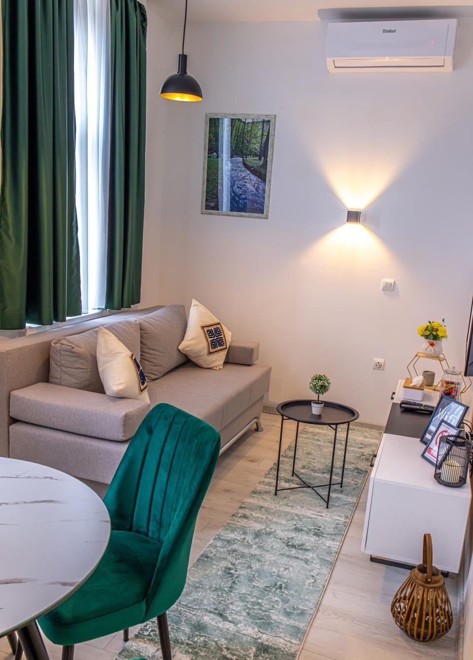 Living room, Seating area, air conditioner