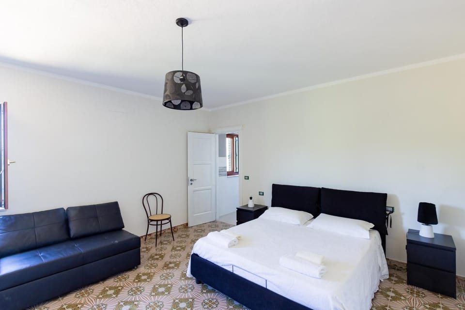 Bed, Photo of the whole room