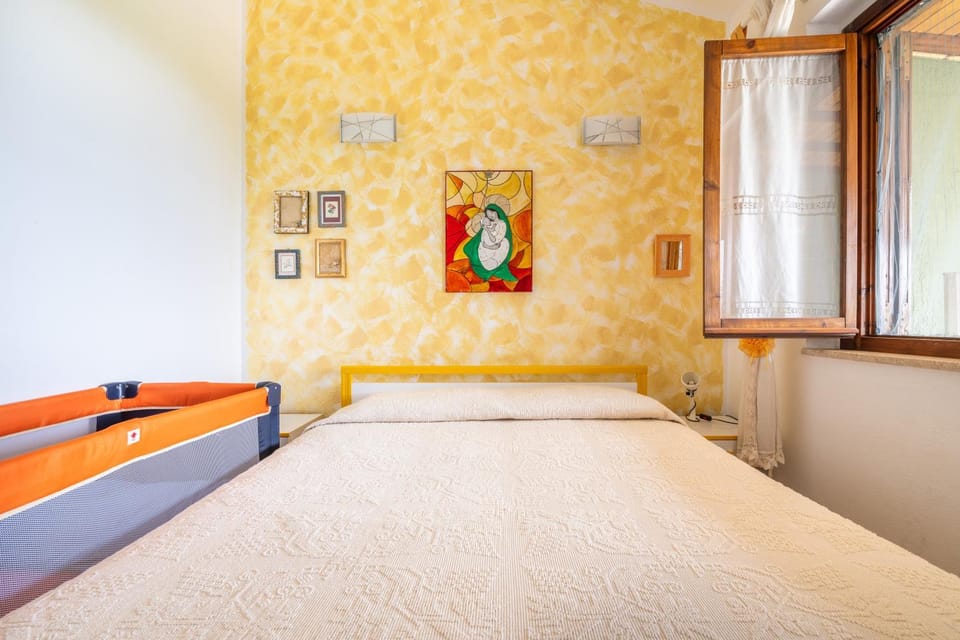 Property building, Living room, Bedroom