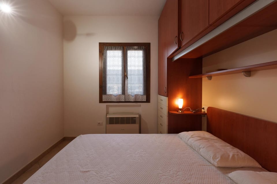 Property building, Living room, Bedroom