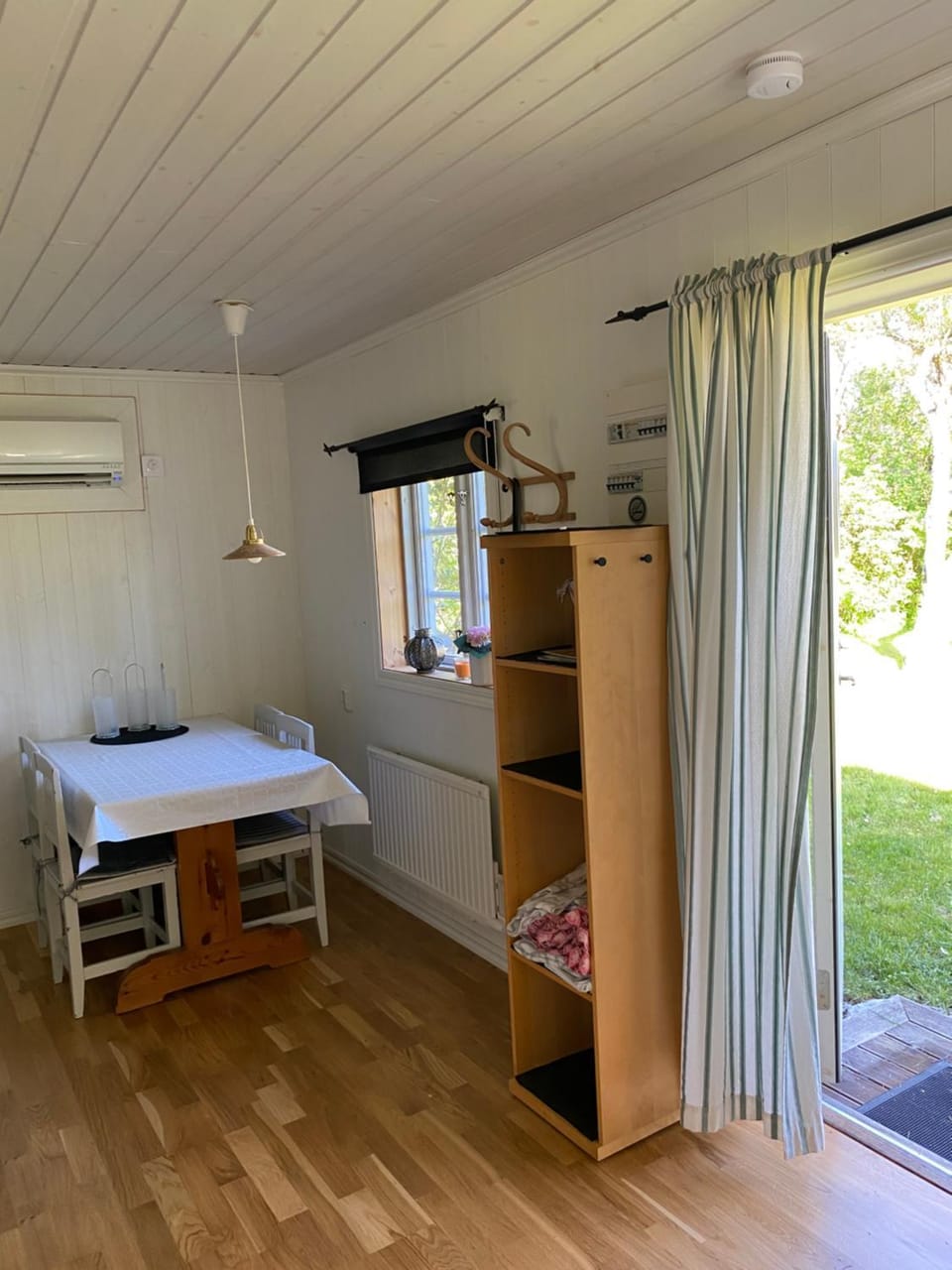 Gårdshus i lummig trädgård Klintehamn House in Gotland County, Sweden
