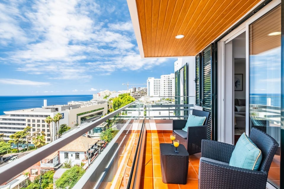 Lido Sunrise Apartment by Homie Apartment in Funchal