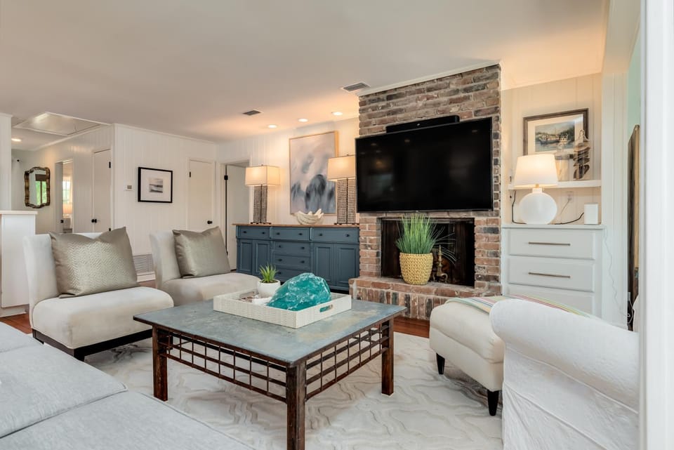 The Pearl | Gather by the Gulf, dock for fishing House in Dauphin Island