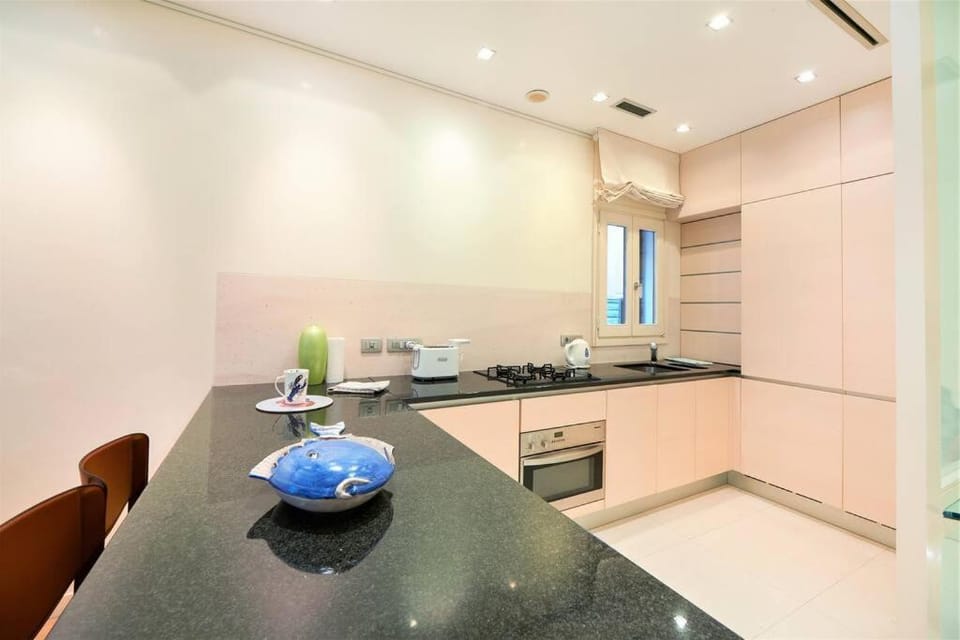 Ca' Santa Eufemia, cozy and classy, sleep 4 Apartment in Lido di Venezia