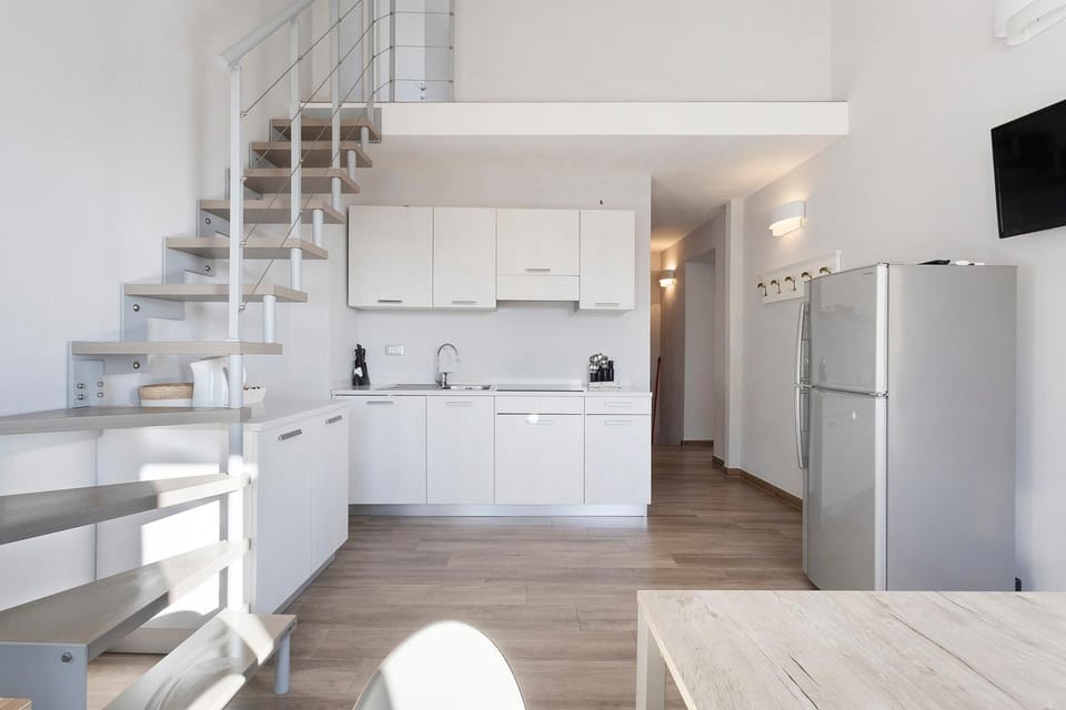 Property building, Kitchen or kitchenette, Living room