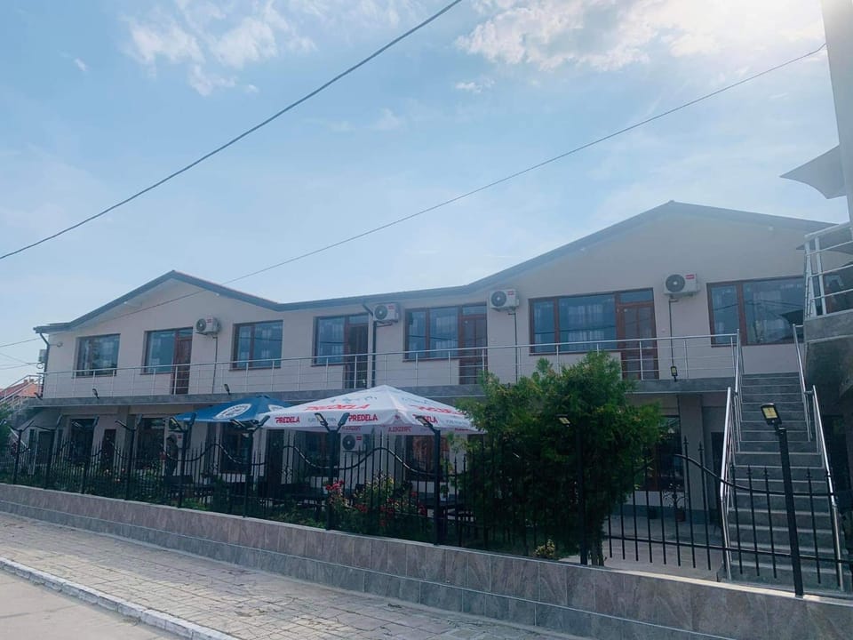 Property building, Day