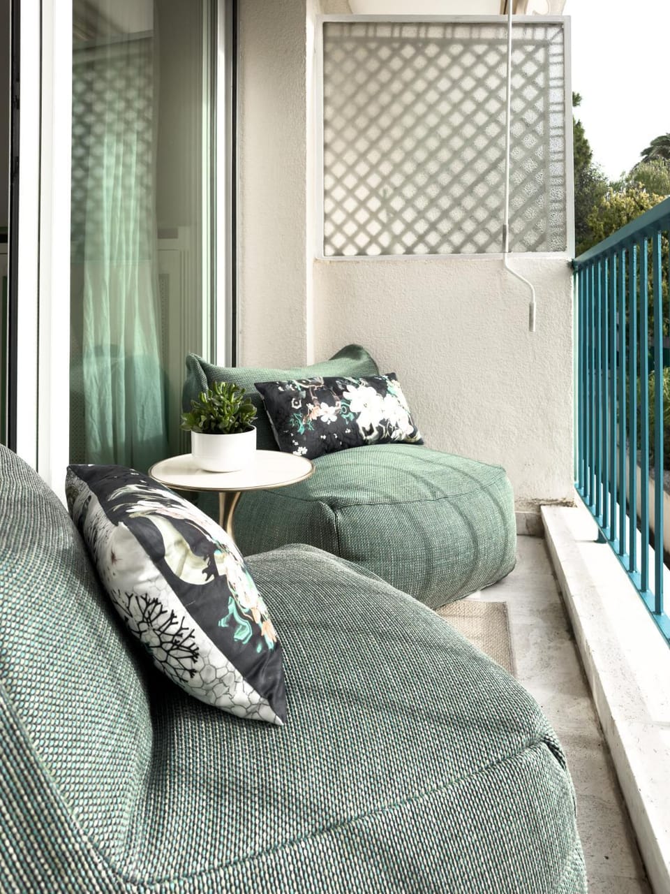 View (from property/room), Balcony/Terrace, Seating area