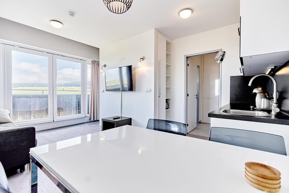 TV and multimedia, Kitchen or kitchenette, Living room