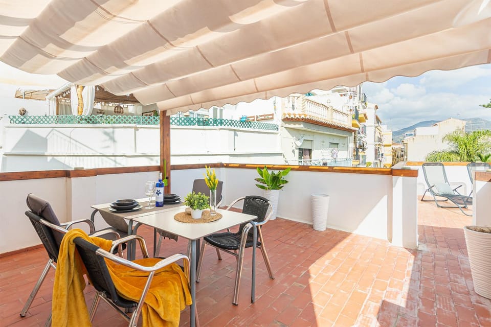 Patio, Day, Natural landscape, View (from property/room), Balcony/Terrace, Dining area, Mountain view