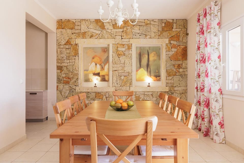 Seating area, Dining area