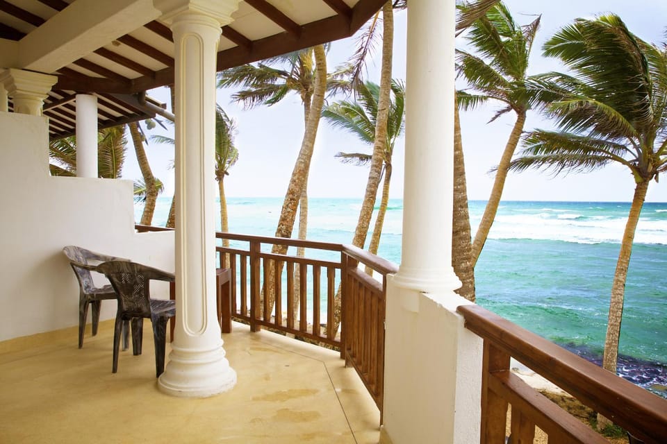 Beach Inns Holiday Resort Bed and Breakfast in Southern Province