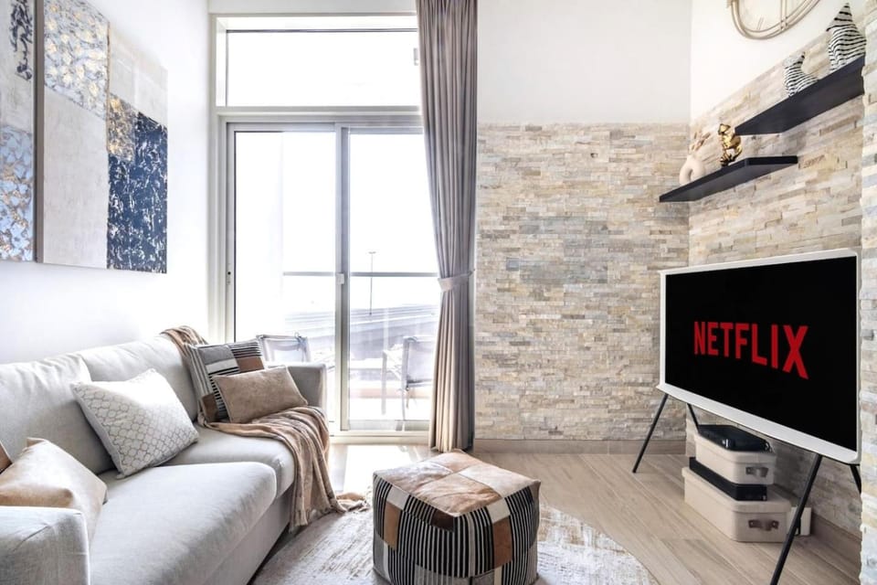 Elegant 1 BDR apt in the heart of Dubai Marina- Studio One Tower Apartment in Dubai