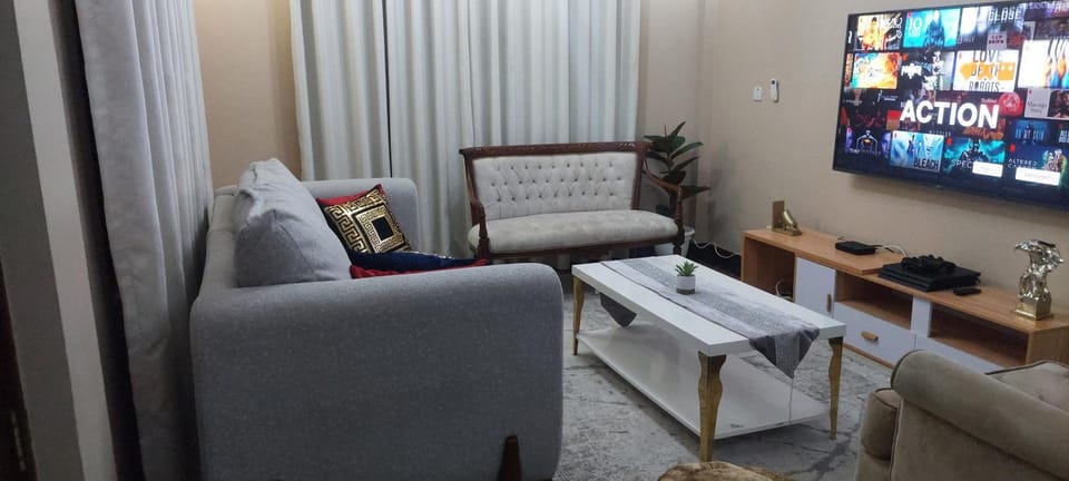 Communal lounge/ TV room, TV and multimedia, Living room, Seating area, Evening entertainment