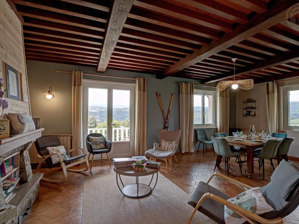 Maison spacieuse avec jardin clos, animaux acceptés - FR-1-496-291 House in Auvergne-Rhône-Alpes