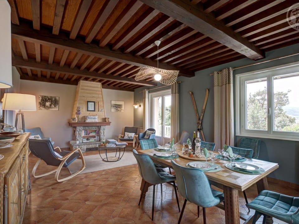 Maison spacieuse avec jardin clos, animaux acceptés - FR-1-496-291 House in Auvergne-Rhône-Alpes
