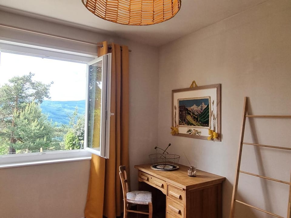 Maison spacieuse avec jardin clos, animaux acceptés - FR-1-496-291 House in Auvergne-Rhône-Alpes