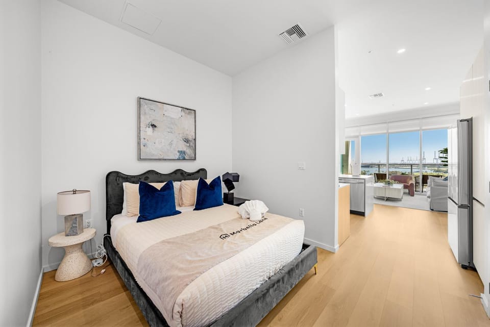 Bed, Bedroom