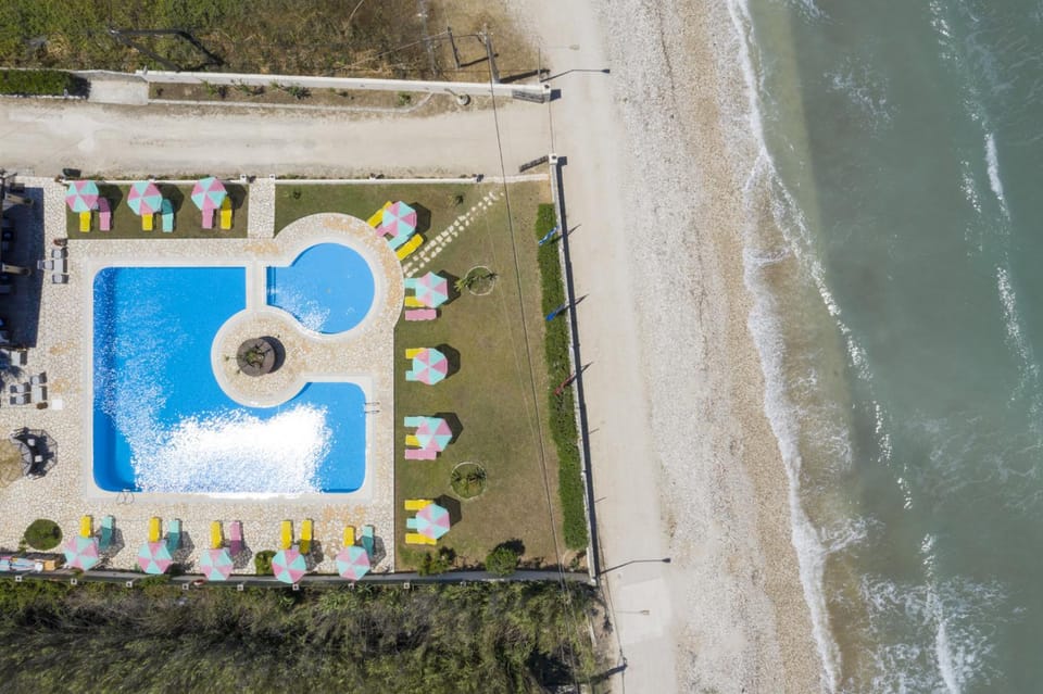 Beach, Area and facilities, Swimming pool