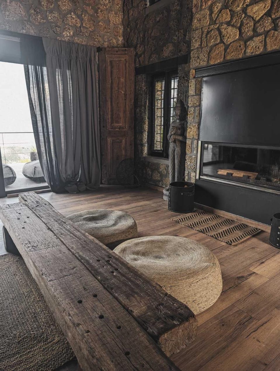 TV and multimedia, Living room, Seating area