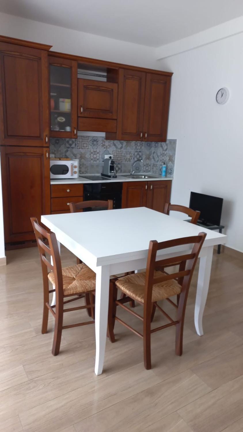 TV and multimedia, Kitchen or kitchenette, Dining area, kitchen
