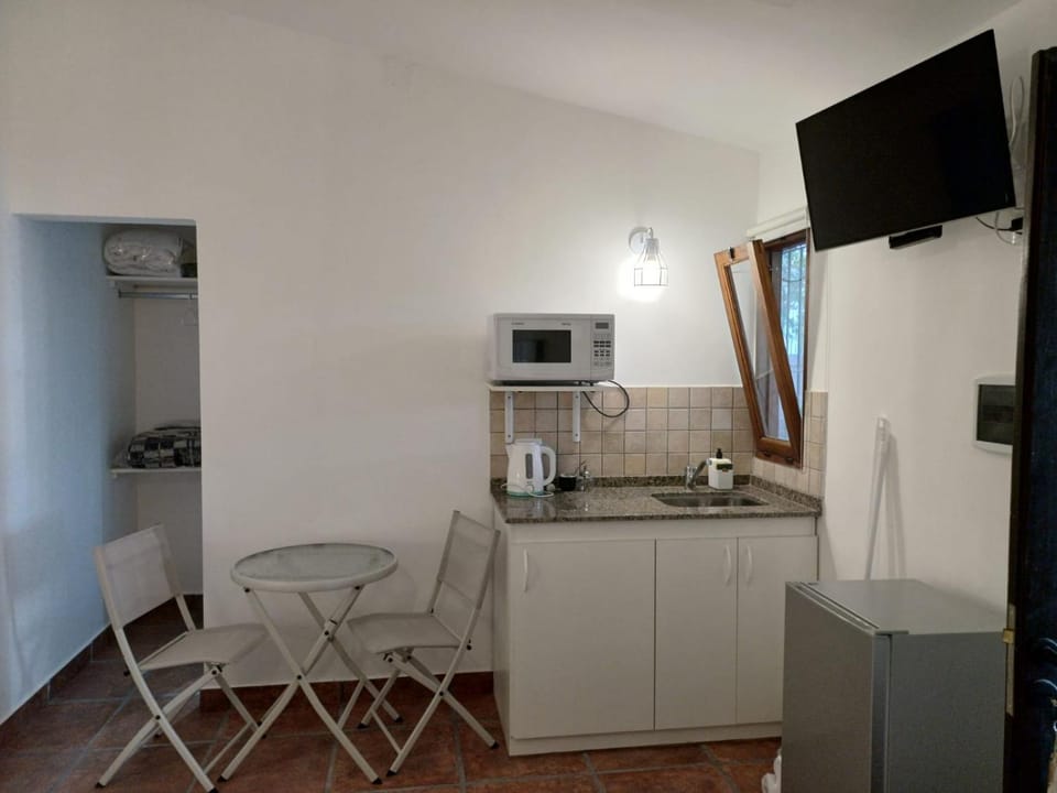 TV and multimedia, Coffee/tea facilities, Kitchen or kitchenette, Dining area, minibar
