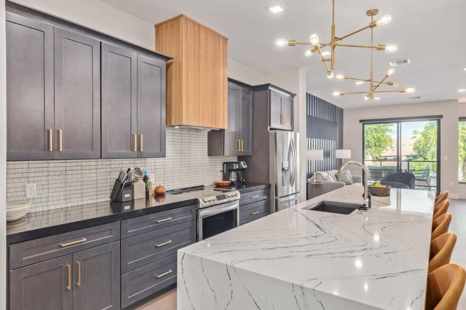 Kitchen or kitchenette, Dining area, dishwasher, stove