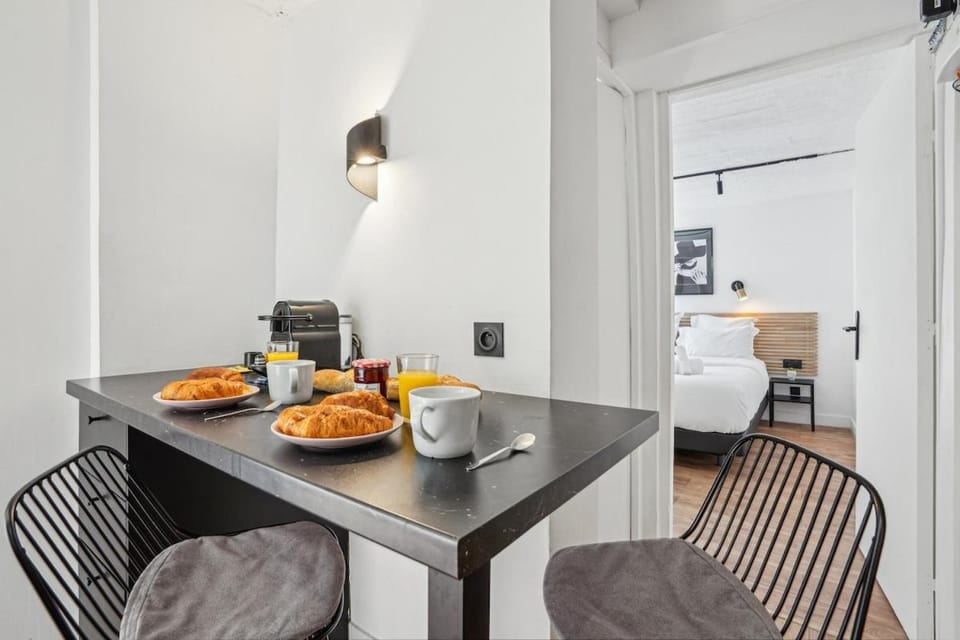 Maisons Alfort 5 Luxurious apartment with private garden and Jacuzzi Apartment in Créteil