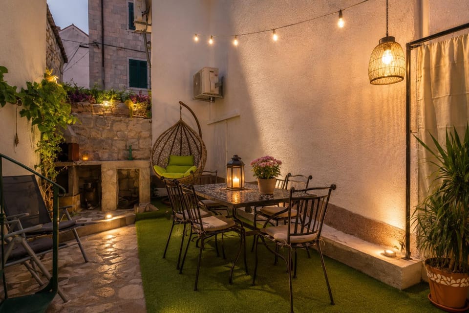 Balcony/Terrace, Seating area, Garden view