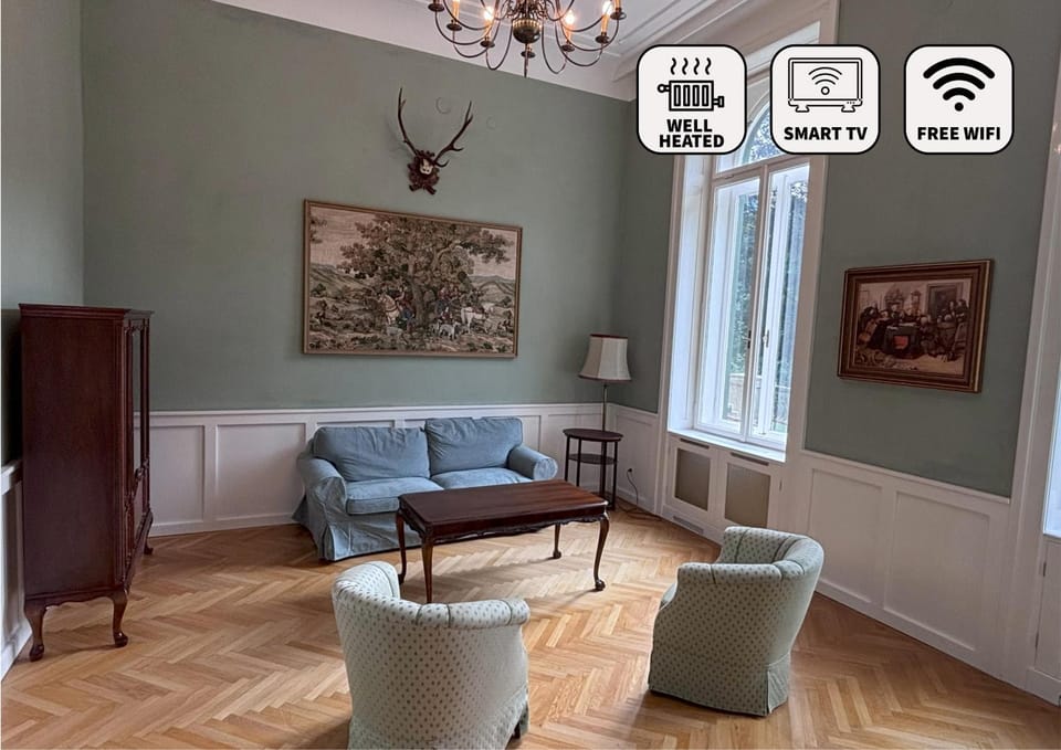 Living room, Seating area