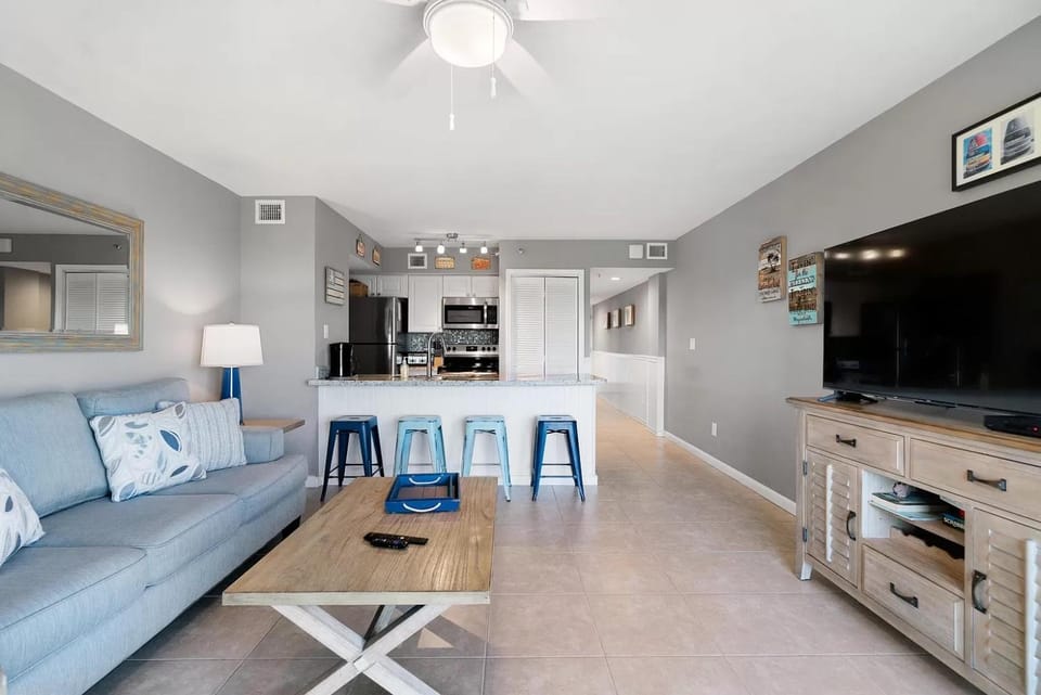 TV and multimedia, Living room, Dining area