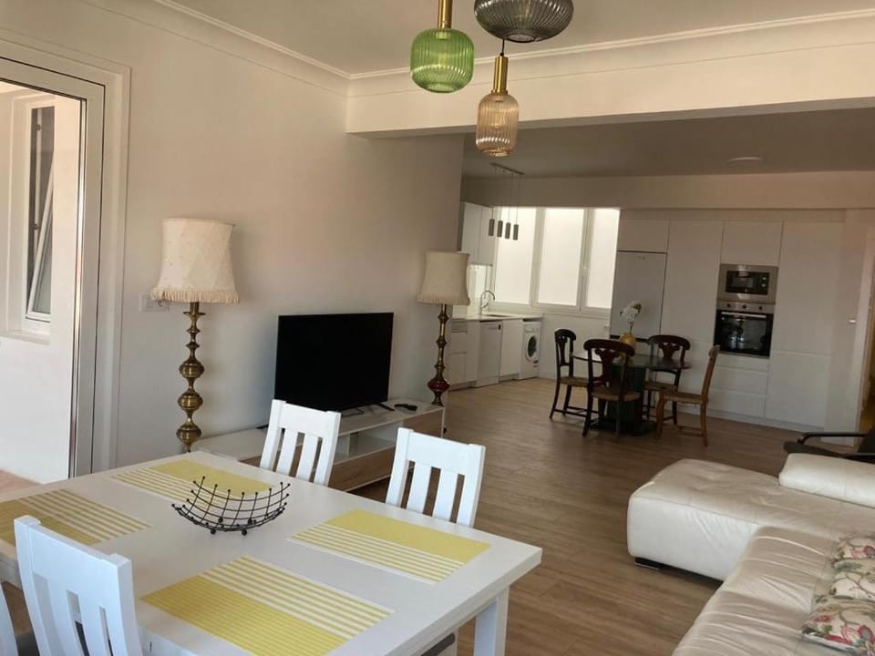 TV and multimedia, Living room, Dining area