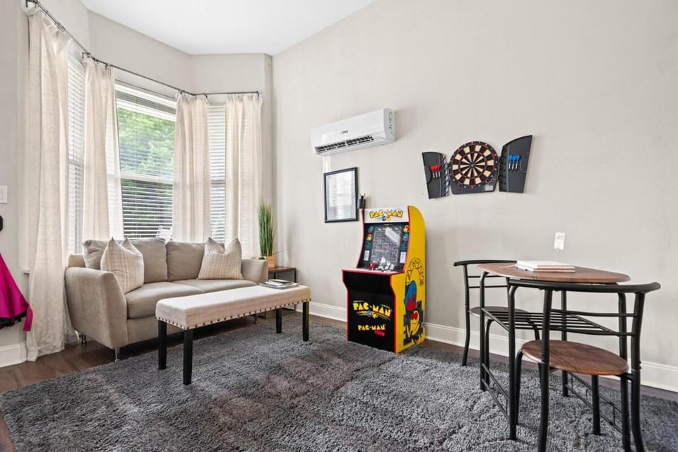 Living room, Seating area, Entertainment