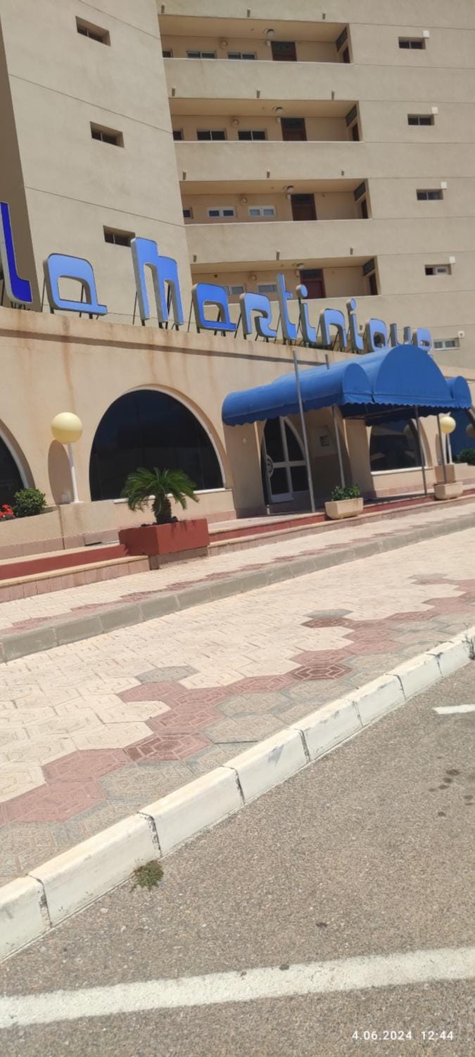 Property building, Restaurant/places to eat