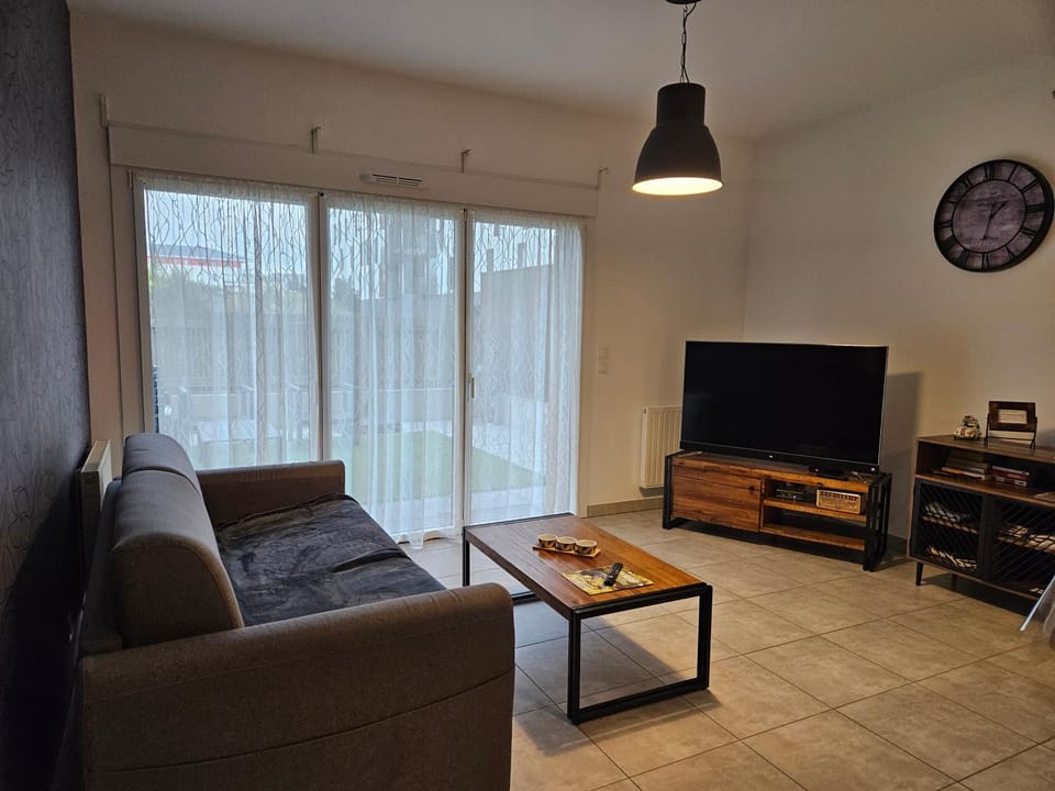 TV and multimedia, Living room, Seating area