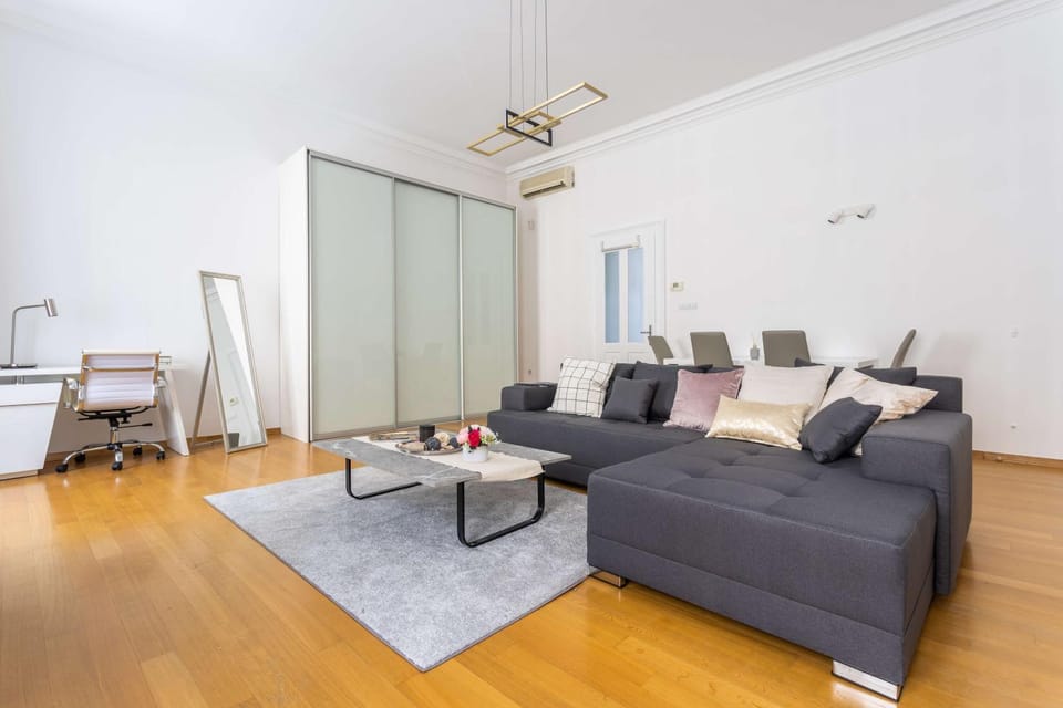 Living room, Seating area, air conditioner