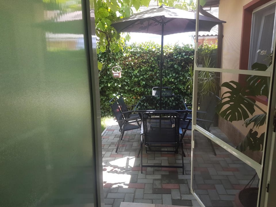 Patio, Garden, Dining area