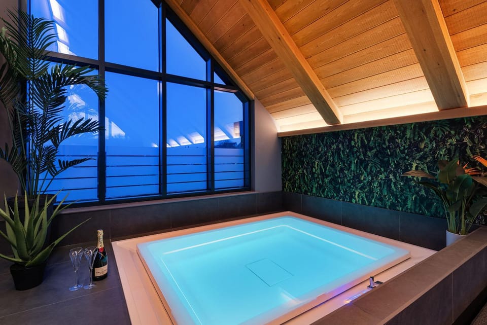 Hot Tub, Sea view