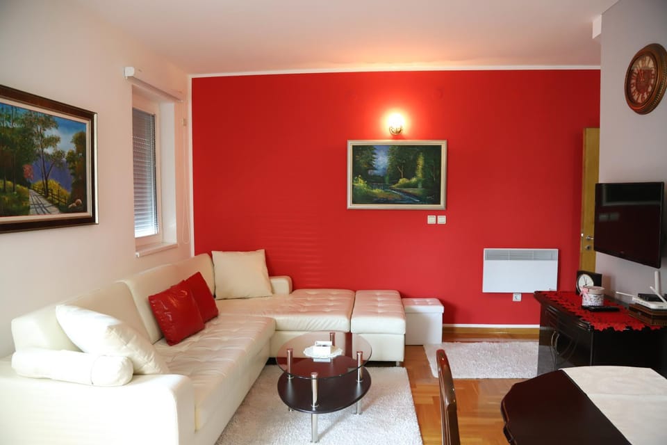 TV and multimedia, Living room, Seating area