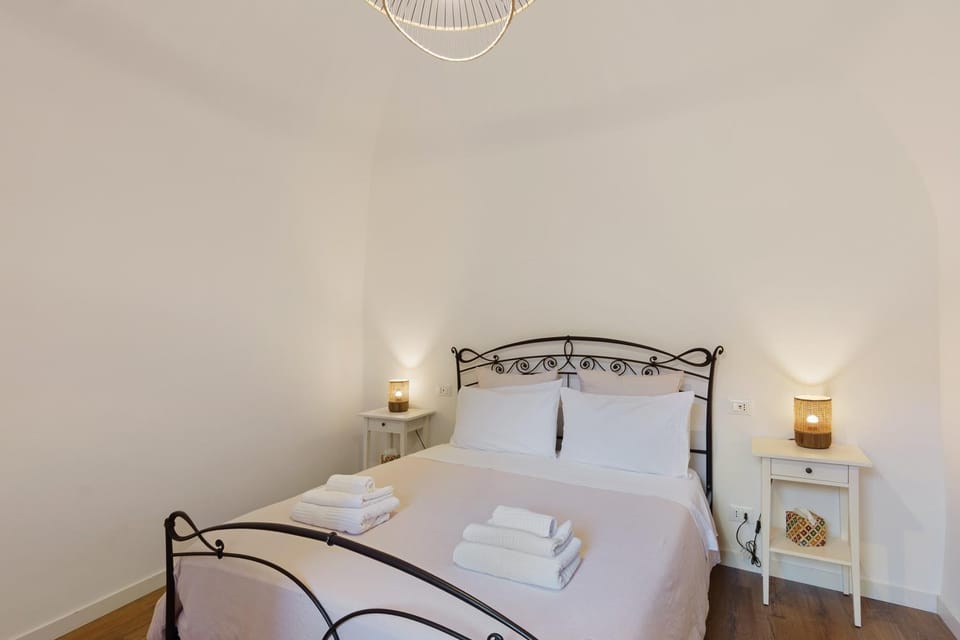 Property building, Living room, Bedroom