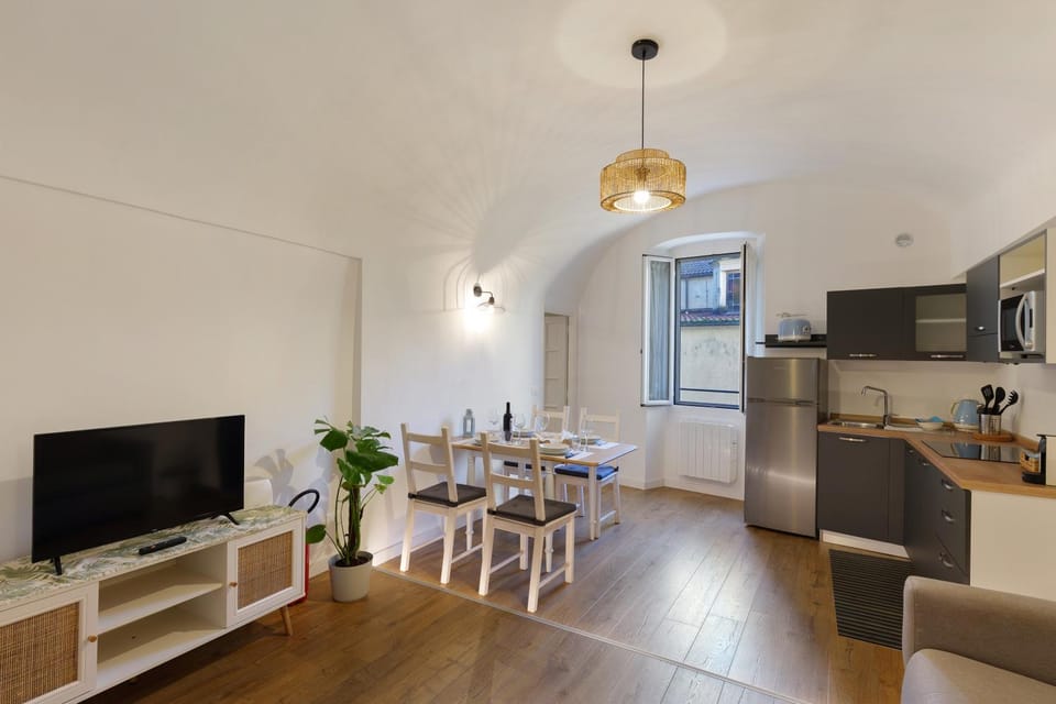 Property building, Living room