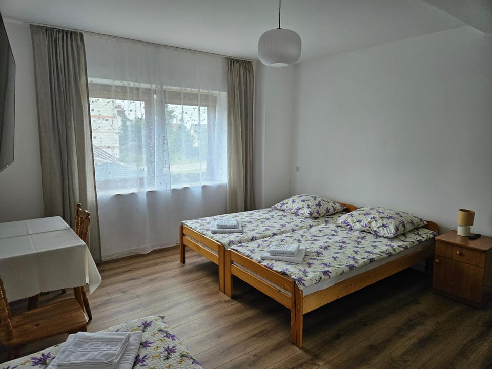 Bed, Photo of the whole room, towels