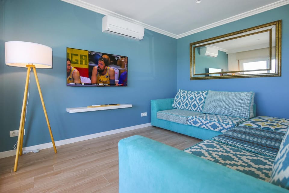 Communal lounge/ TV room, Living room