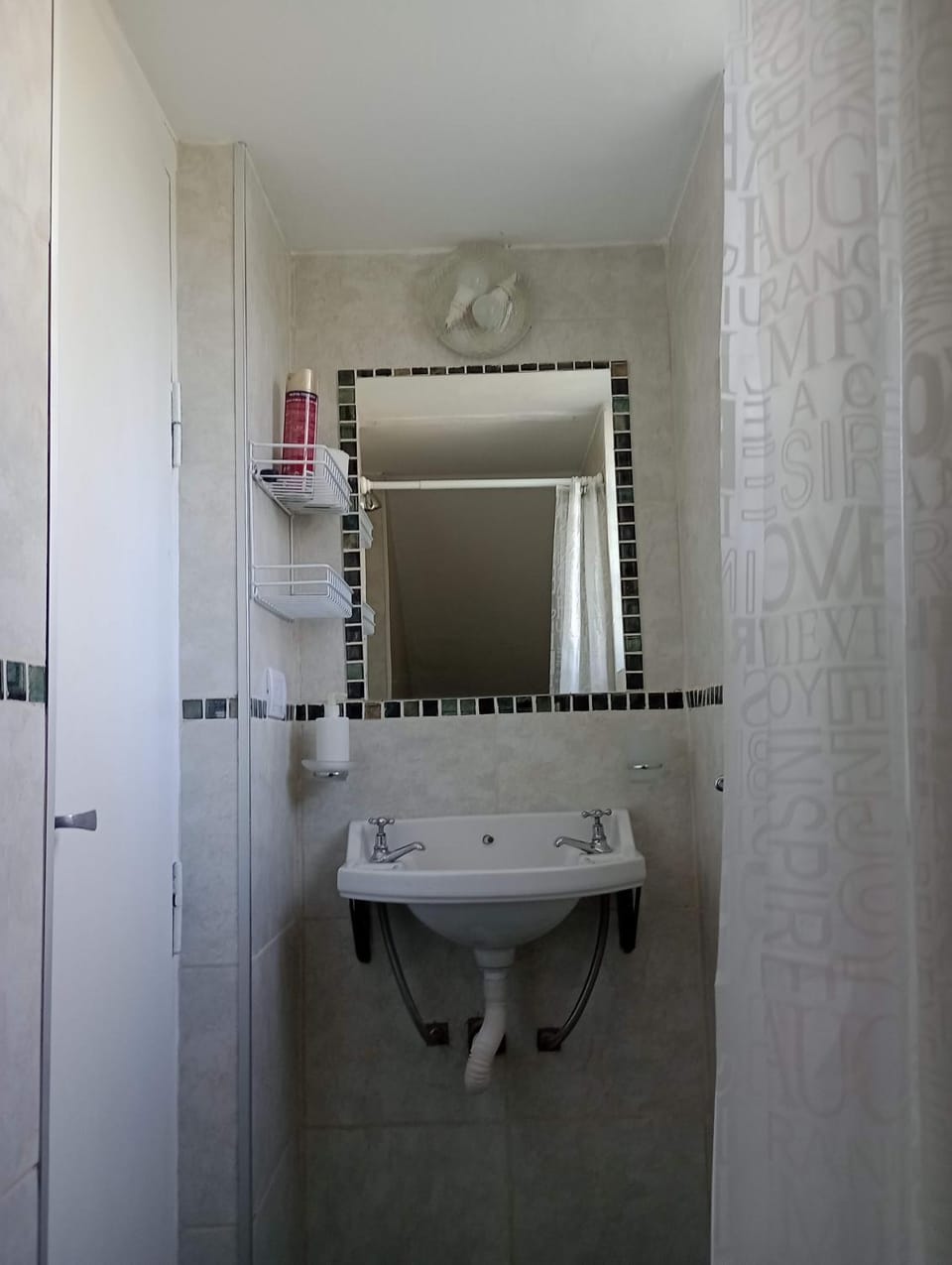 Bathroom, towels
