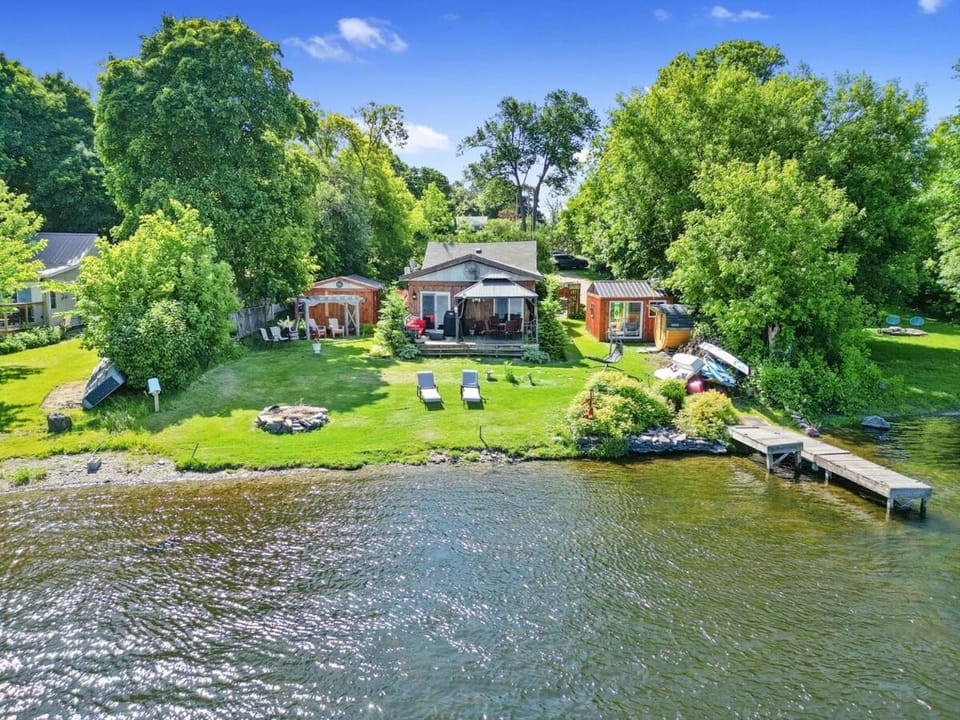 Gather-on-Trent, Your Private Waterfront Luxury Resort in Trent Hills House in New York