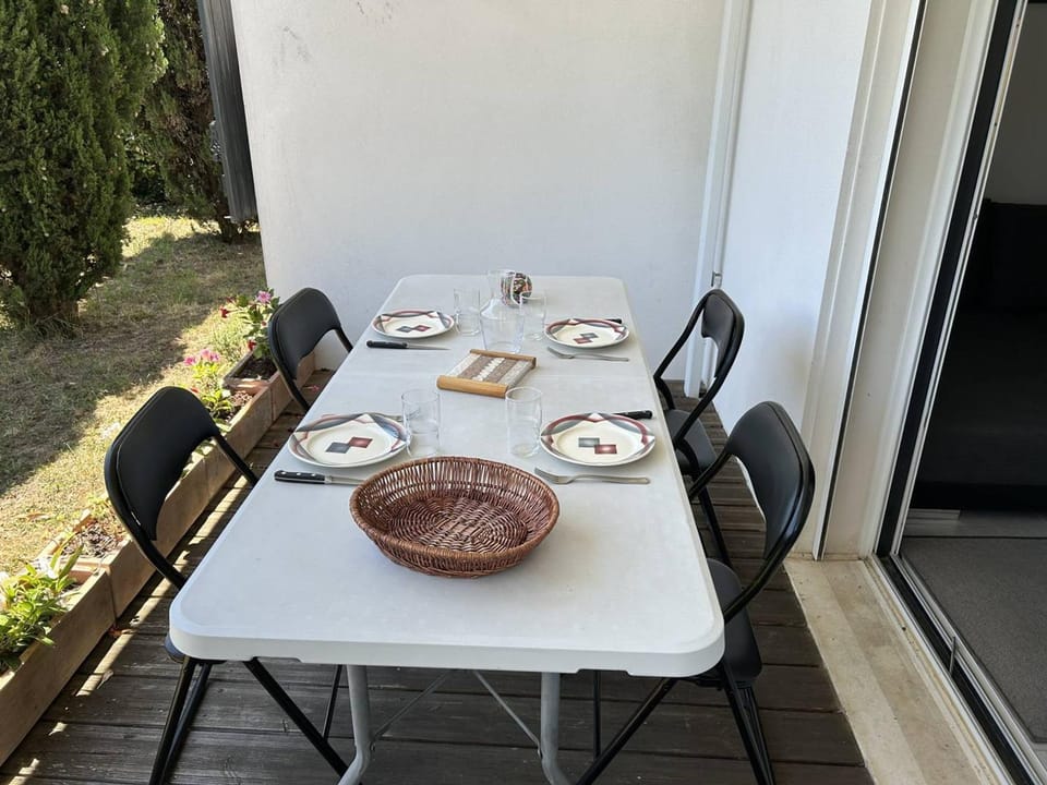 Appartement T3 cosy avec jardin à deux pas du centre de Meschers, garage et animaux admis - FR-1-738-1 Apartment in Meschers-sur-Gironde