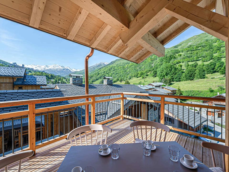 Appartement lumineux avec grande terrasse près des pistes - FR-1-570-46 Apartment in Les Allues