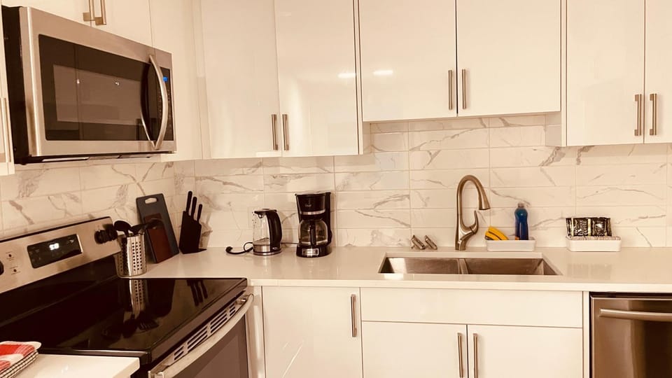 unit #203 Cozy Mountain View 1BR in DT Apartment in Canmore