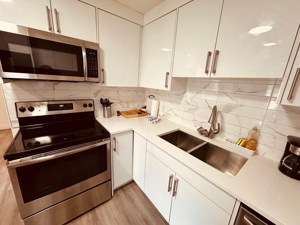 unit #203 Cozy Mountain View 1BR in DT Apartment in Canmore