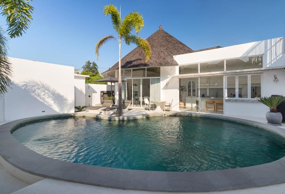Villa Weiss Berawa Villa in North Kuta