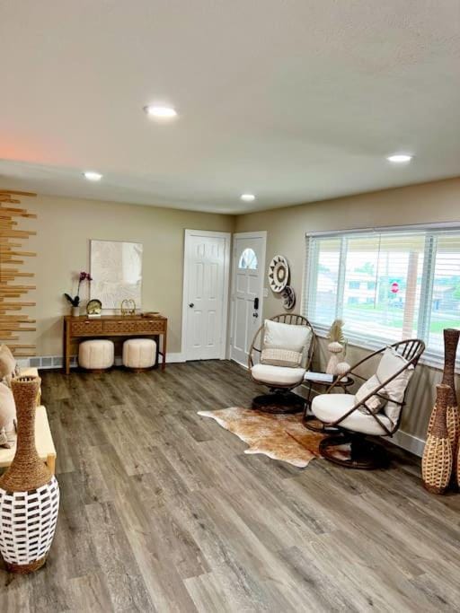 Living room, Seating area